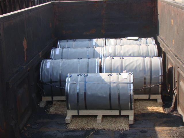 Roll steel in open wagon